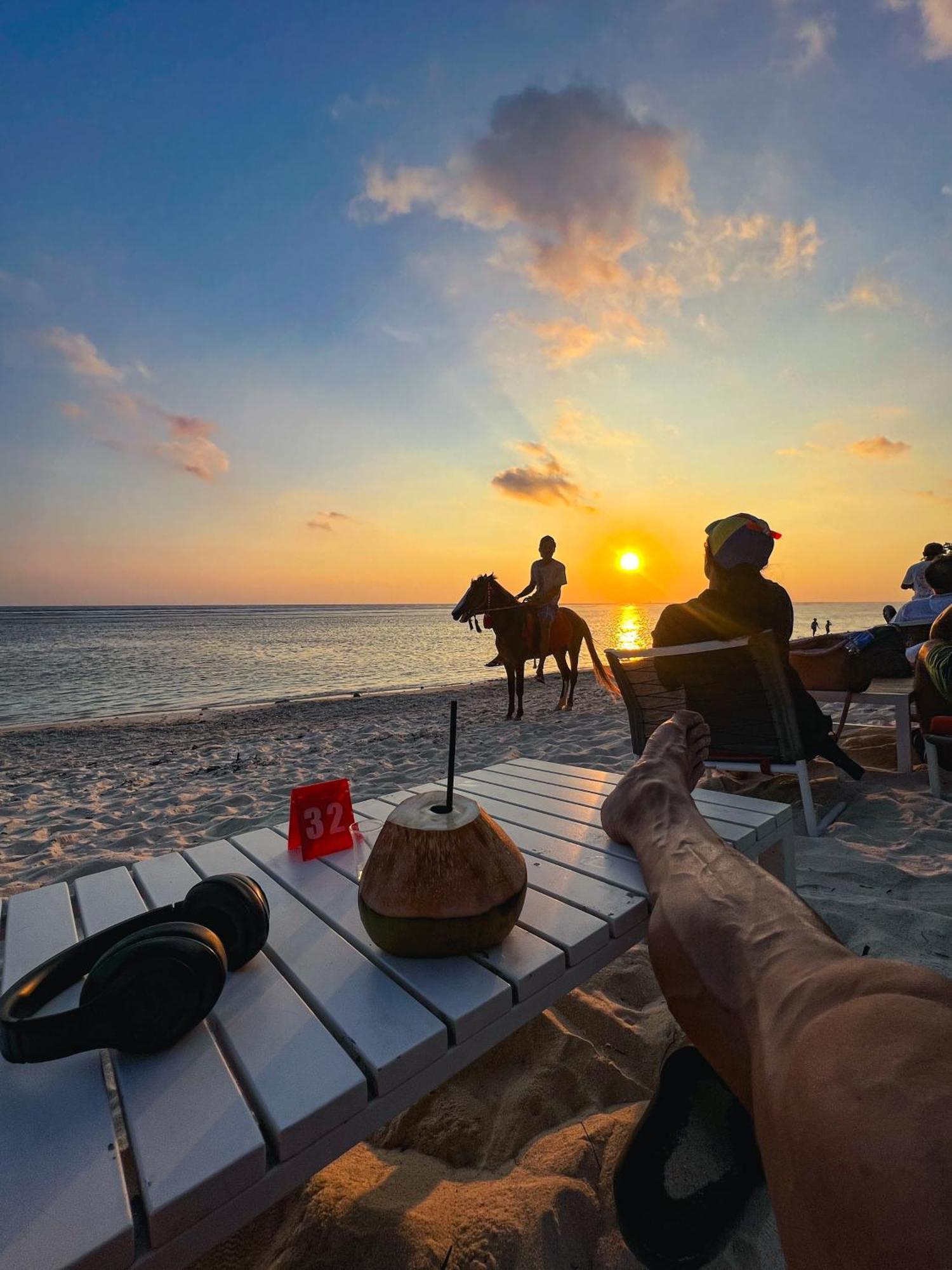Tropica Gili Total Body Fit - Free Access Gym And Coworking Space Gili Trawangan Exterior photo