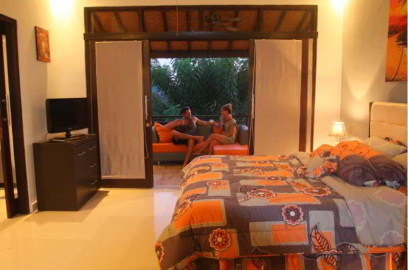 Tropica Gili Total Body Fit - Free Access Gym And Coworking Space Gili Trawangan Exterior photo