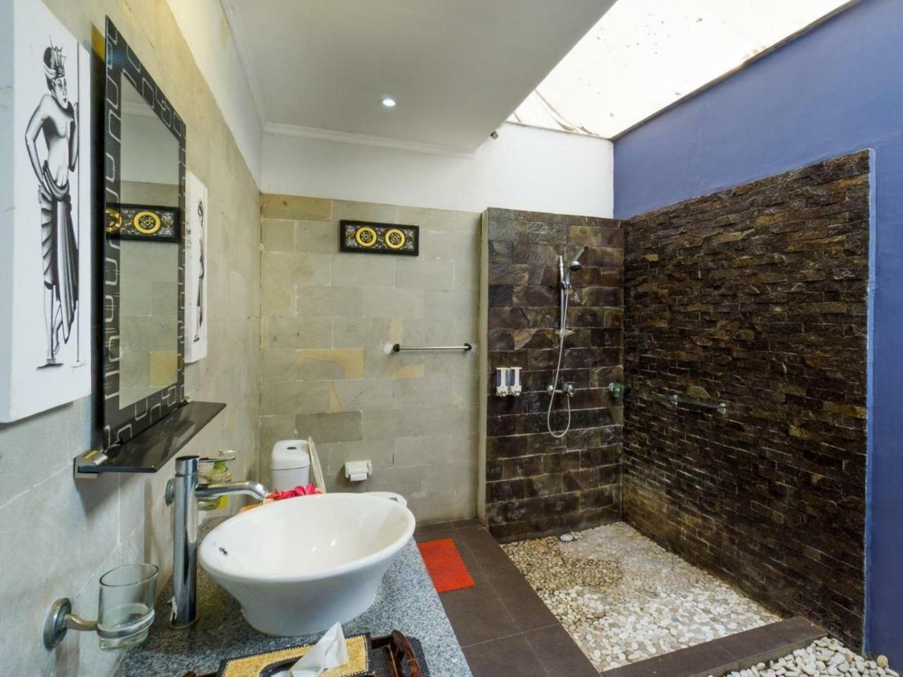 Tropica Gili Total Body Fit - Free Access Gym And Coworking Space Gili Trawangan Exterior photo